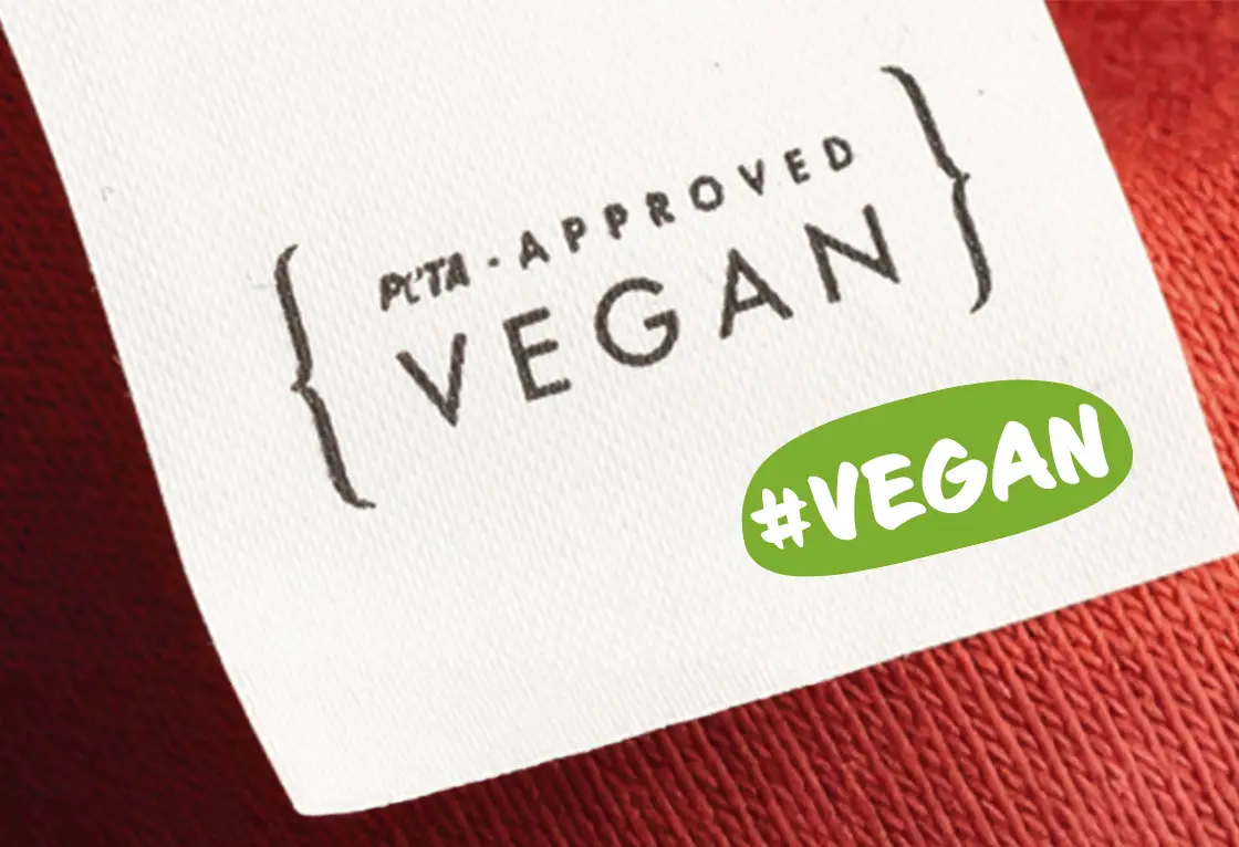 Titelbild zum Artikel über "PeTA Approved" vegane Kleidung.